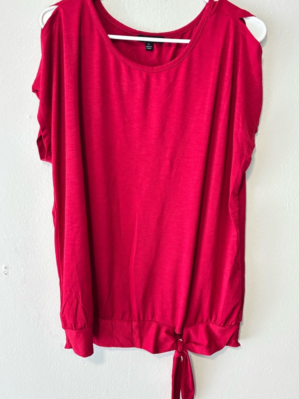 Women’s Tie-Hem Cold Shoulder Top - Red